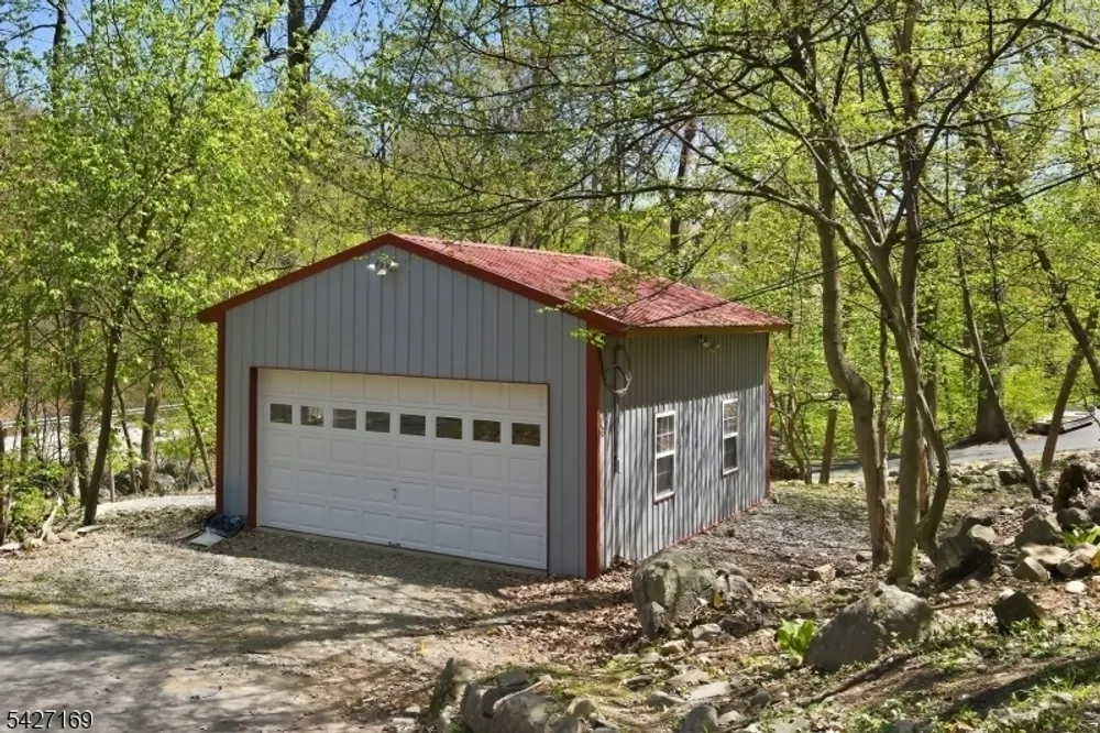 41 Crescent Dr S, Byram, NJ 07821