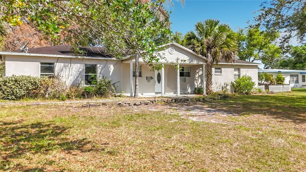 1003 W Outbound Pl, Tampa, FL 33612