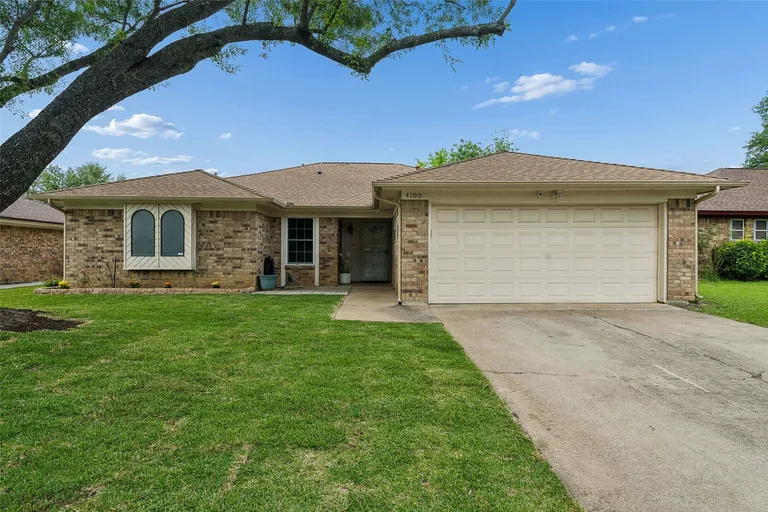 4100 Hemlock St, Fort Worth, TX 76137