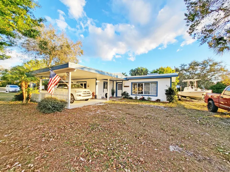 203 Melton Dr, Fort Pierce, FL 34982