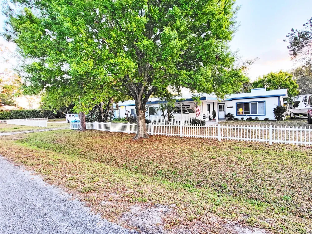 203 Melton Dr, Fort Pierce, FL 34982