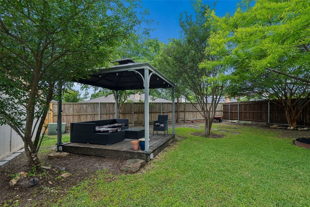 4100 Hemlock St, Fort Worth, TX 76137