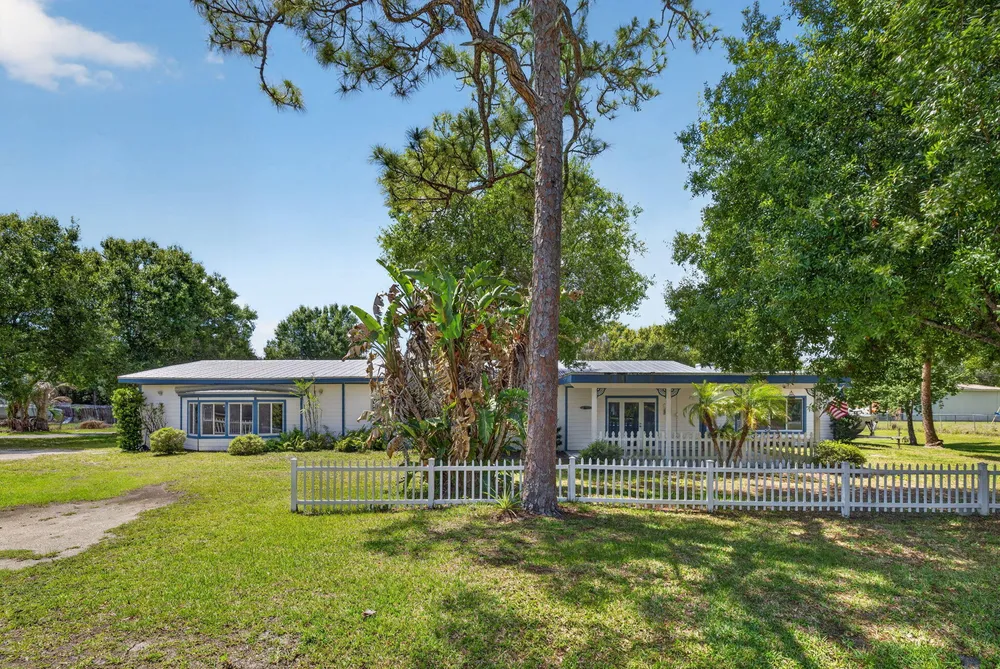 203 Melton Dr, Fort Pierce, FL 34982