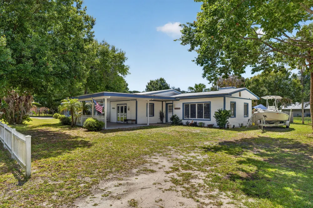 203 Melton Dr, Fort Pierce, FL 34982