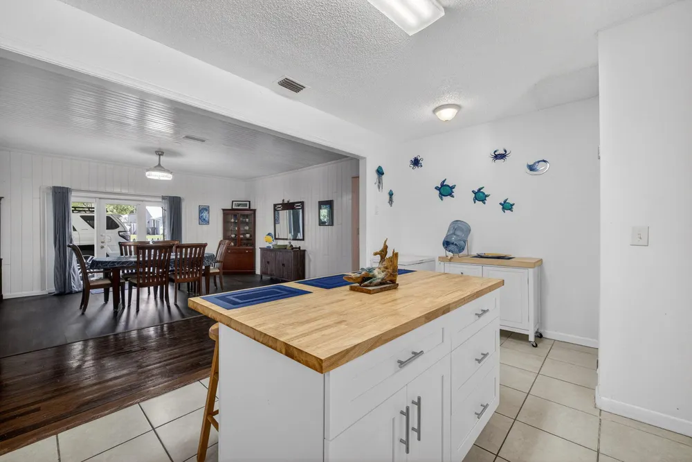 203 Melton Dr, Fort Pierce, FL 34982