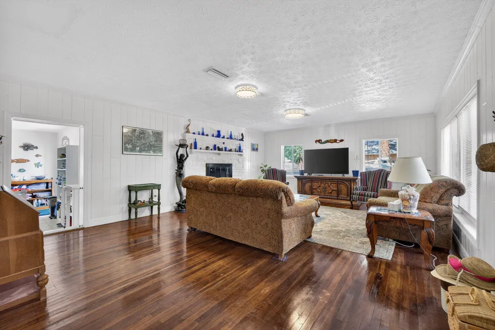 203 Melton Dr, Fort Pierce, FL 34982