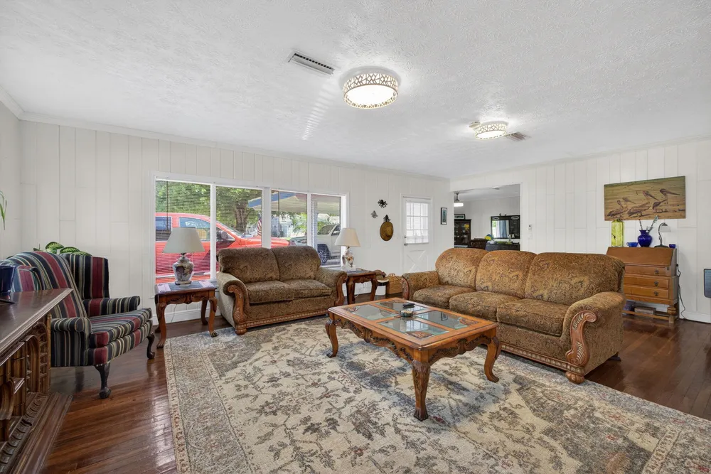 203 Melton Dr, Fort Pierce, FL 34982
