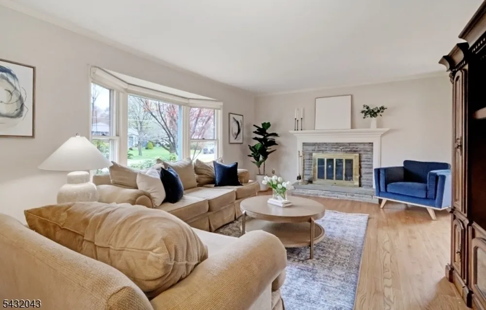 2 Midwood Dr, Florham Park, NJ 07932