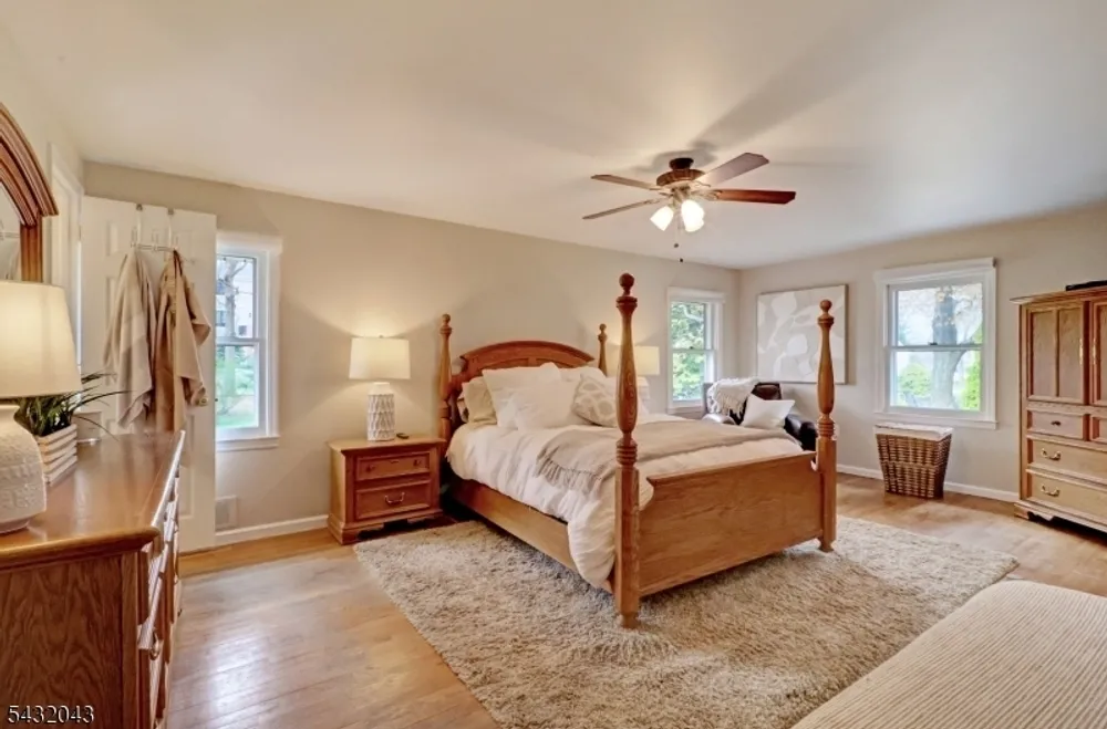 2 Midwood Dr, Florham Park, NJ 07932