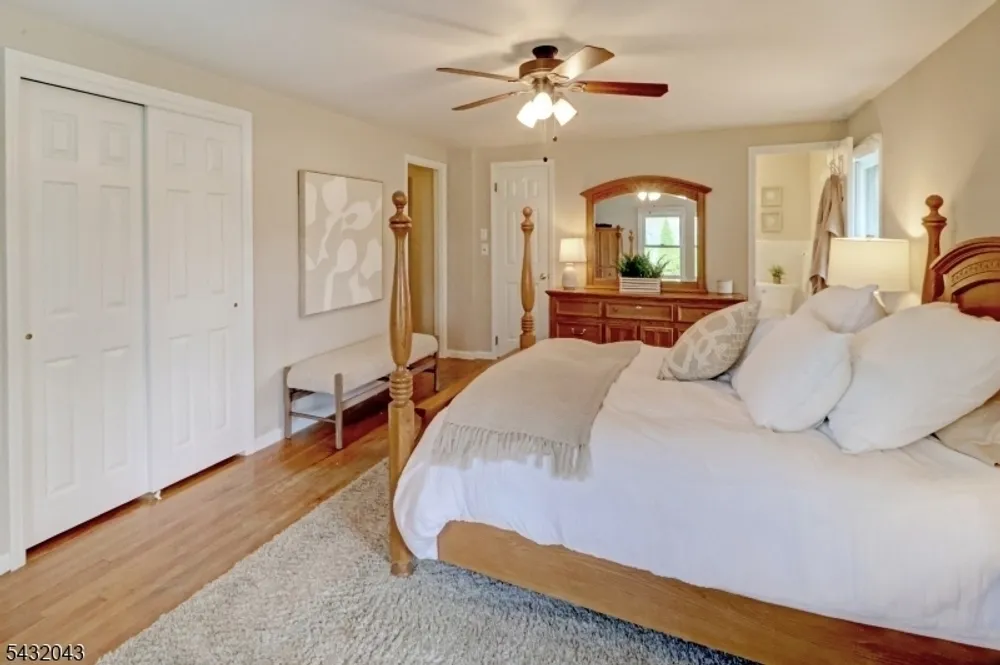 2 Midwood Dr, Florham Park, NJ 07932
