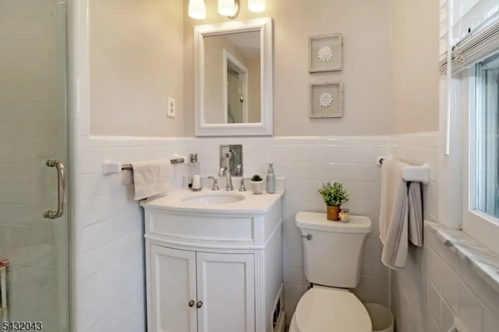 2 Midwood Dr, Florham Park, NJ 07932