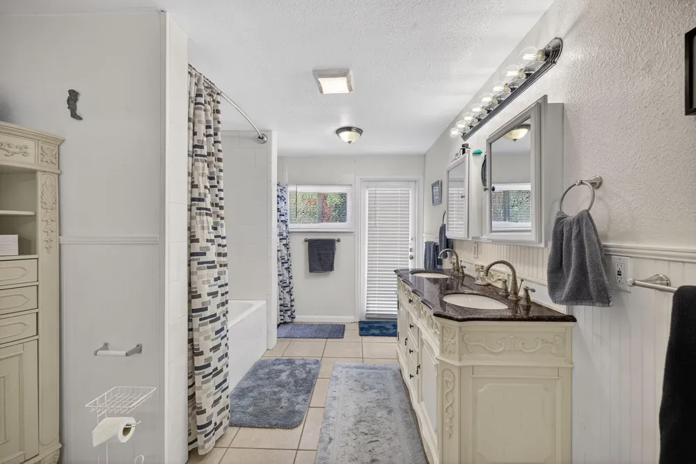 203 Melton Dr, Fort Pierce, FL 34982