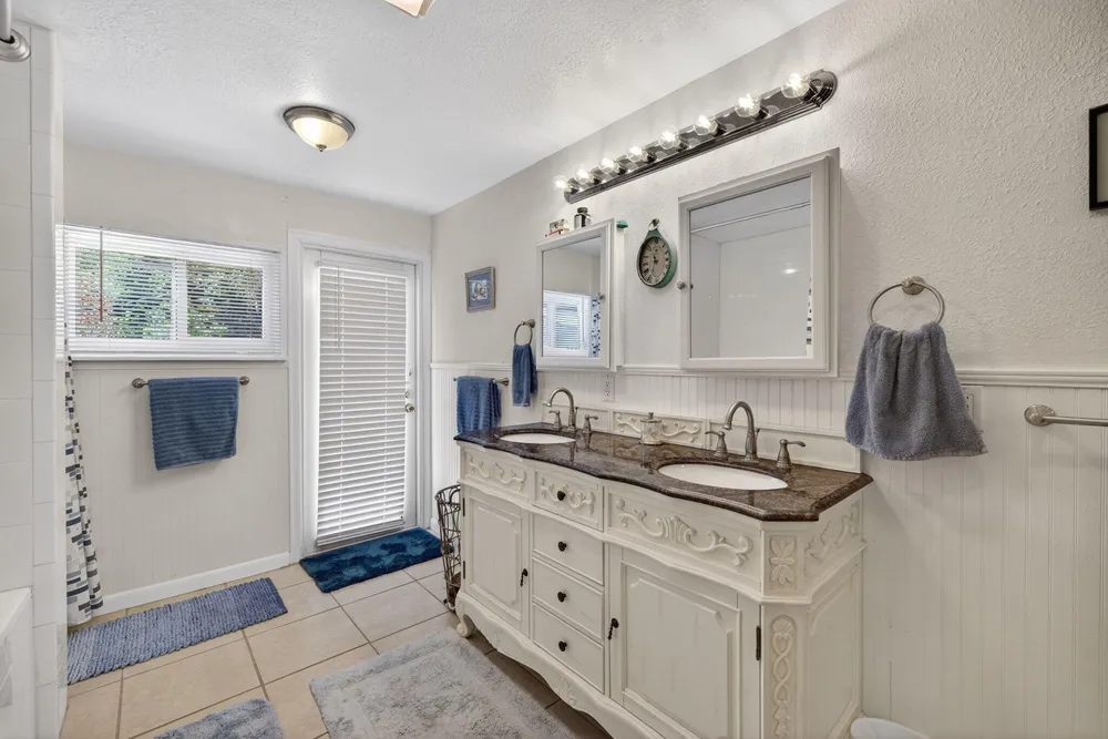 203 Melton Dr, Fort Pierce, FL 34982