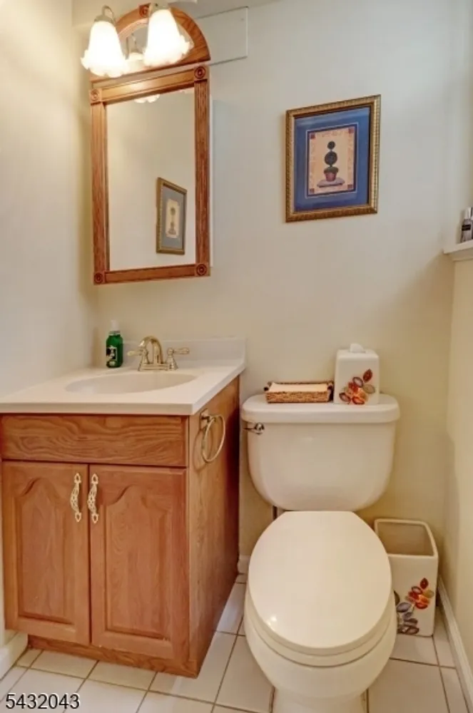 2 Midwood Dr, Florham Park, NJ 07932