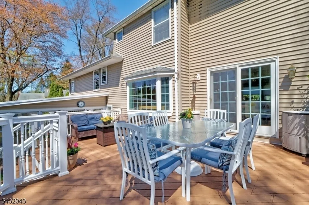 2 Midwood Dr, Florham Park, NJ 07932
