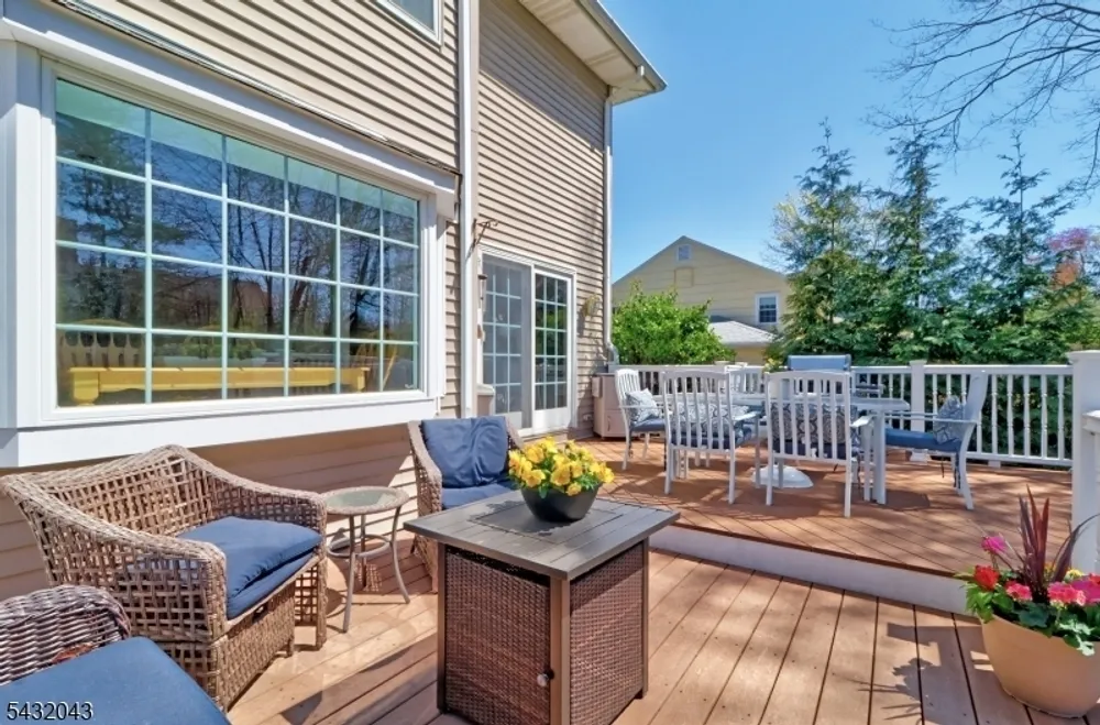 2 Midwood Dr, Florham Park, NJ 07932