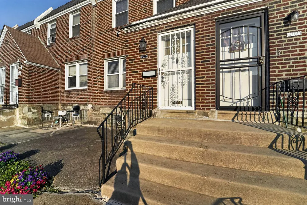 7015 Large St, Philadelphia, PA 19149