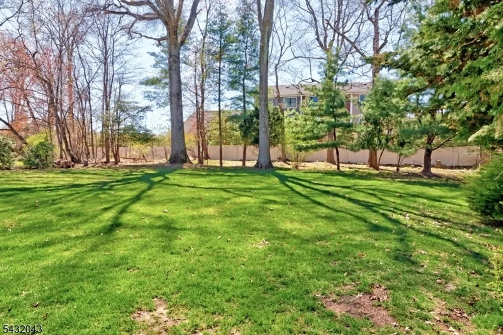 2 Midwood Dr, Florham Park, NJ 07932