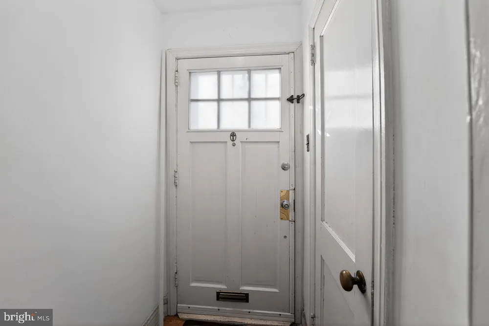 7015 Large St, Philadelphia, PA 19149