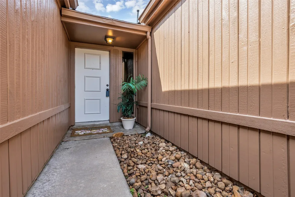 11827 Brook Meadows Ln, Meadows, TX 77477