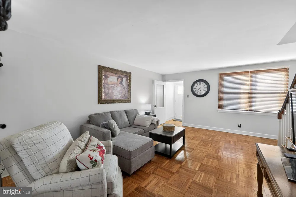 7015 Large St, Philadelphia, PA 19149