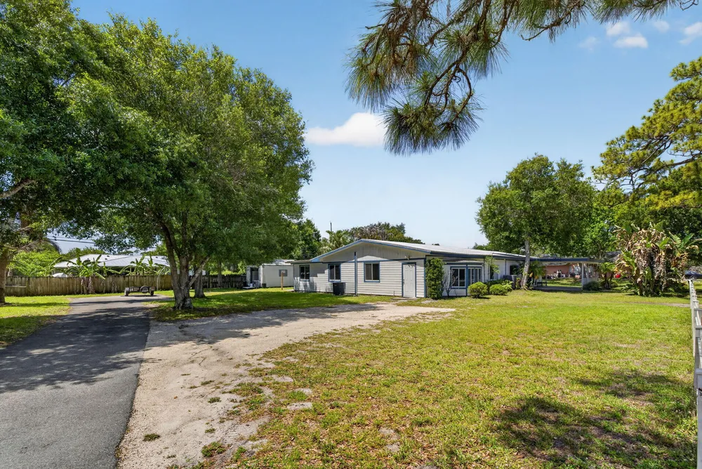 203 Melton Dr, Fort Pierce, FL 34982