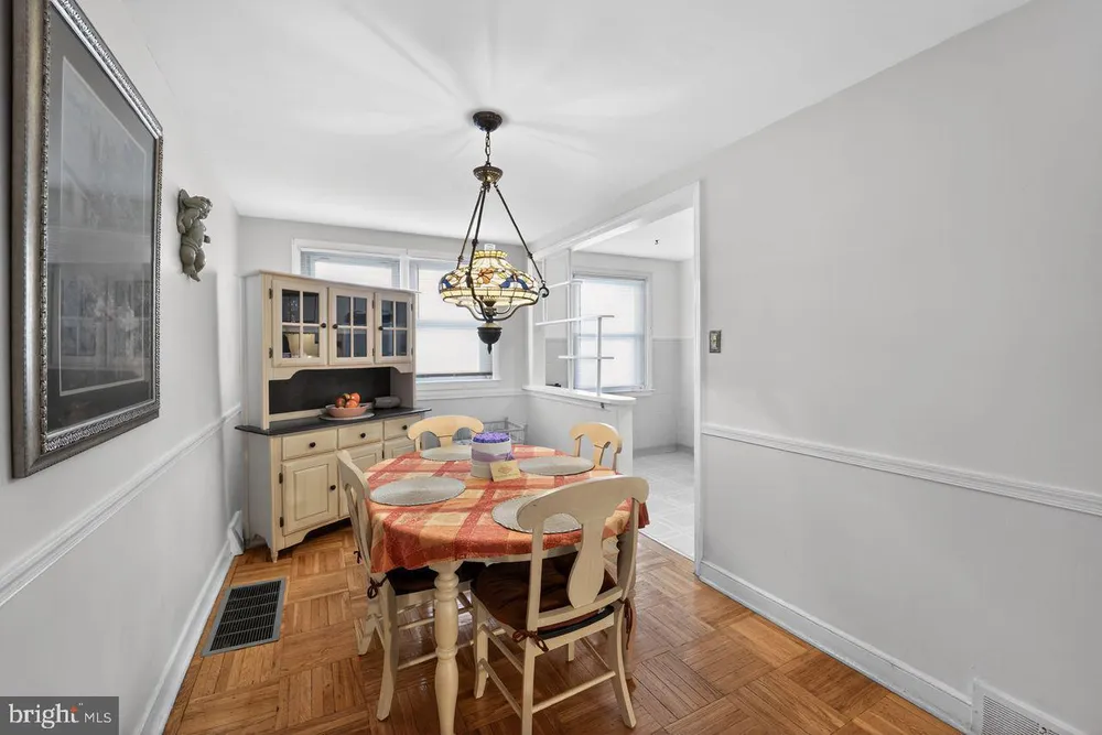 7015 Large St, Philadelphia, PA 19149