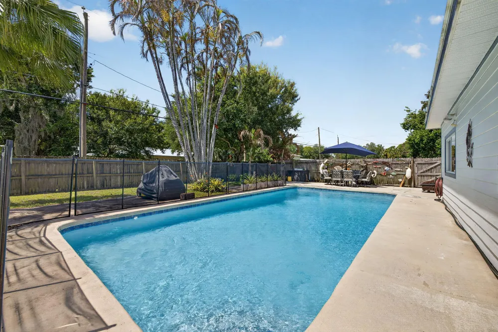 203 Melton Dr, Fort Pierce, FL 34982