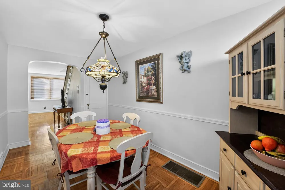 7015 Large St, Philadelphia, PA 19149