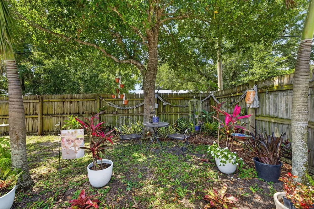 203 Melton Dr, Fort Pierce, FL 34982