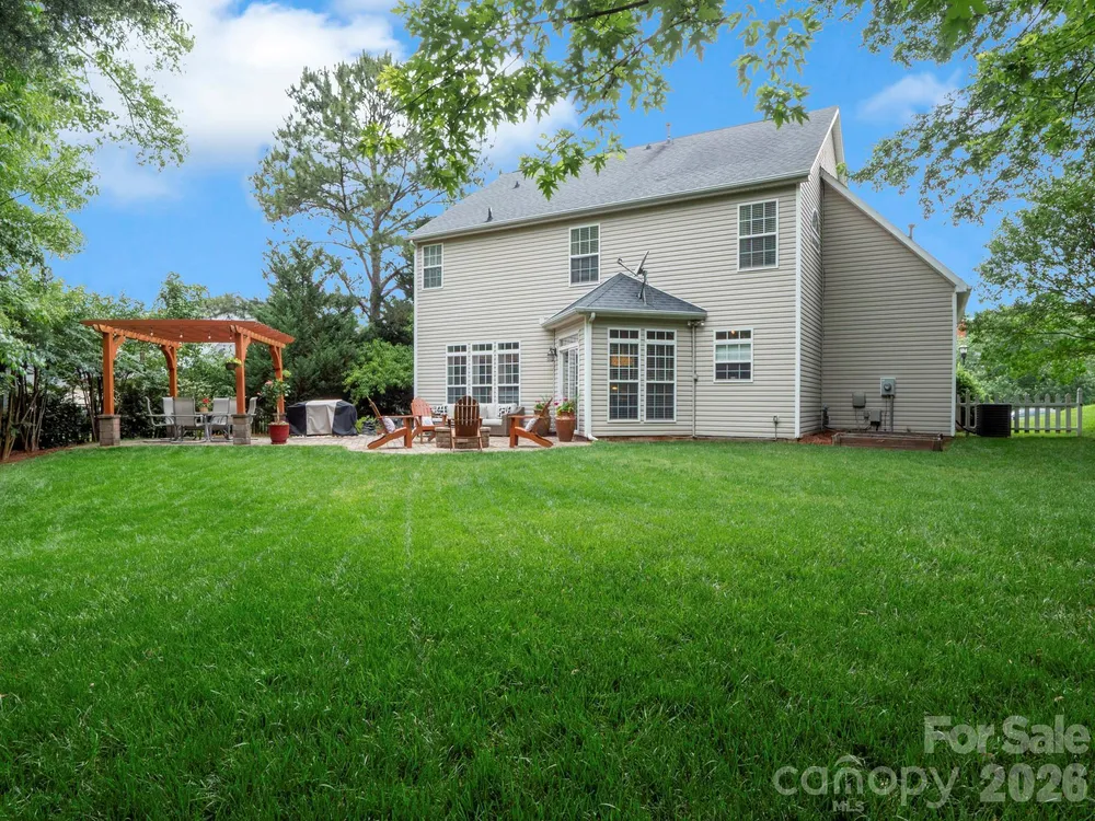 12301 Silveroak Ln, Charlotte, NC 28277