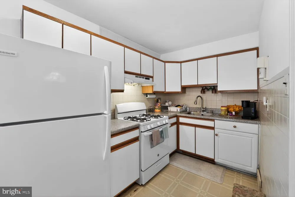 7015 Large St, Philadelphia, PA 19149