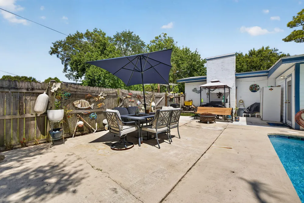 203 Melton Dr, Fort Pierce, FL 34982