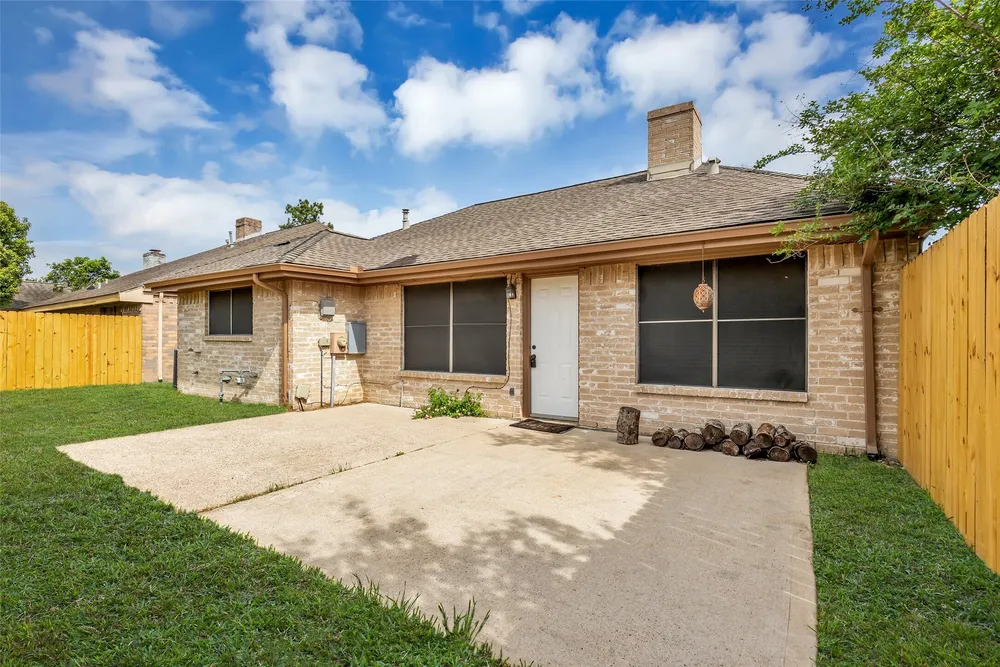 11827 Brook Meadows Ln, Meadows, TX 77477