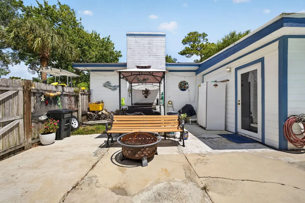 203 Melton Dr, Fort Pierce, FL 34982