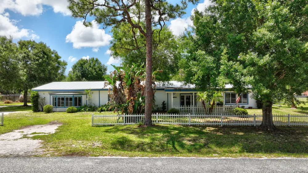 203 Melton Dr, Fort Pierce, FL 34982