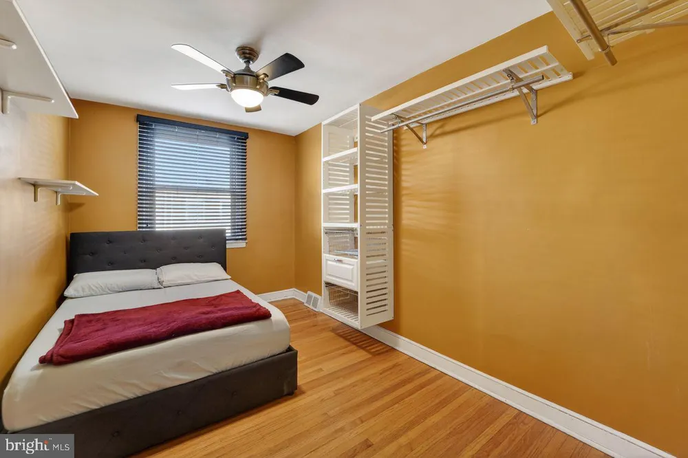 7015 Large St, Philadelphia, PA 19149
