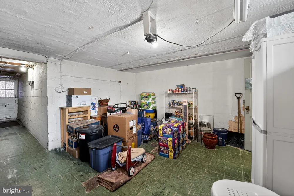 7015 Large St, Philadelphia, PA 19149