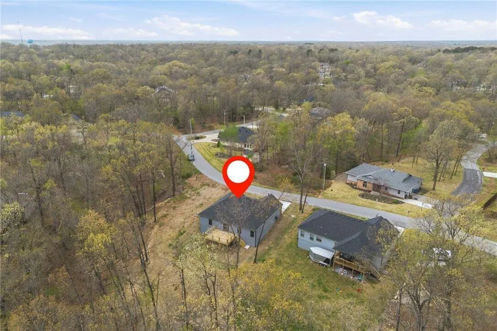 98 Selkirk Dr, Bella Vista, AR 72715