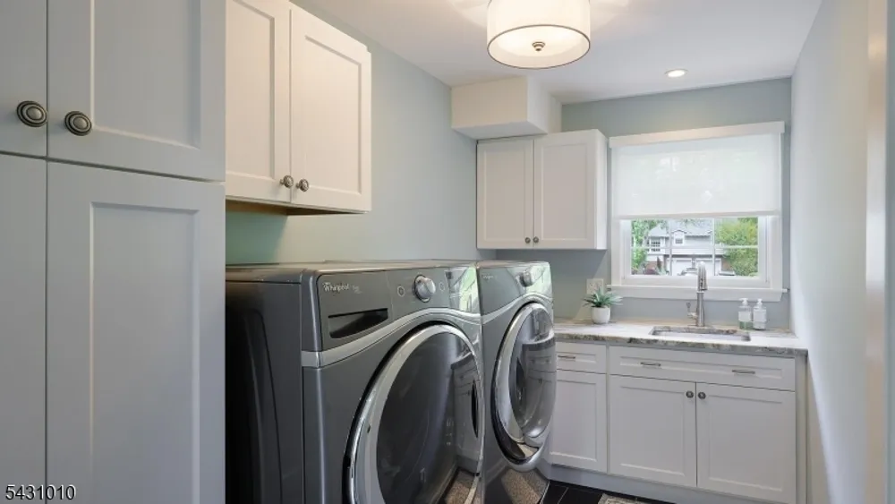 1091 Minisink Way, Westfield, NJ 07090