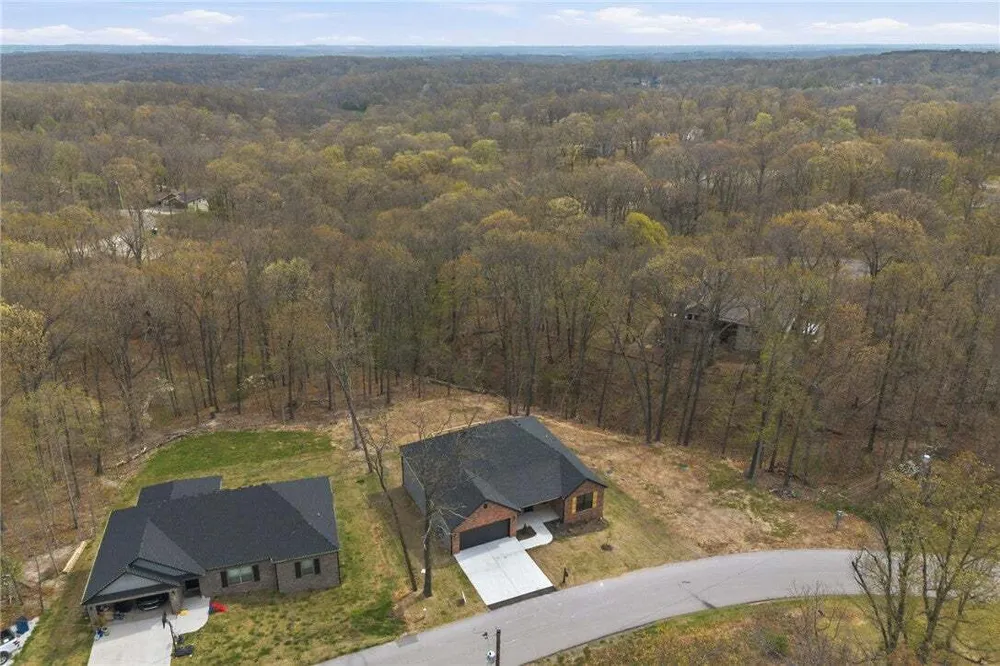 98 Selkirk Dr, Bella Vista, AR 72715