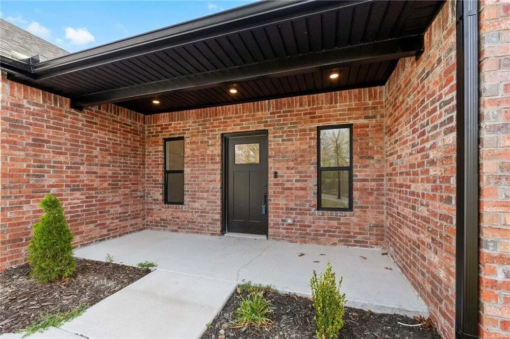 98 Selkirk Dr, Bella Vista, AR 72715