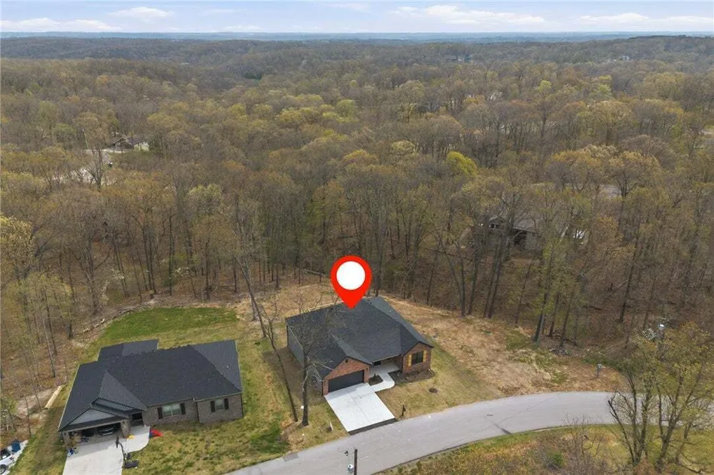 98 Selkirk Dr, Bella Vista, AR 72715