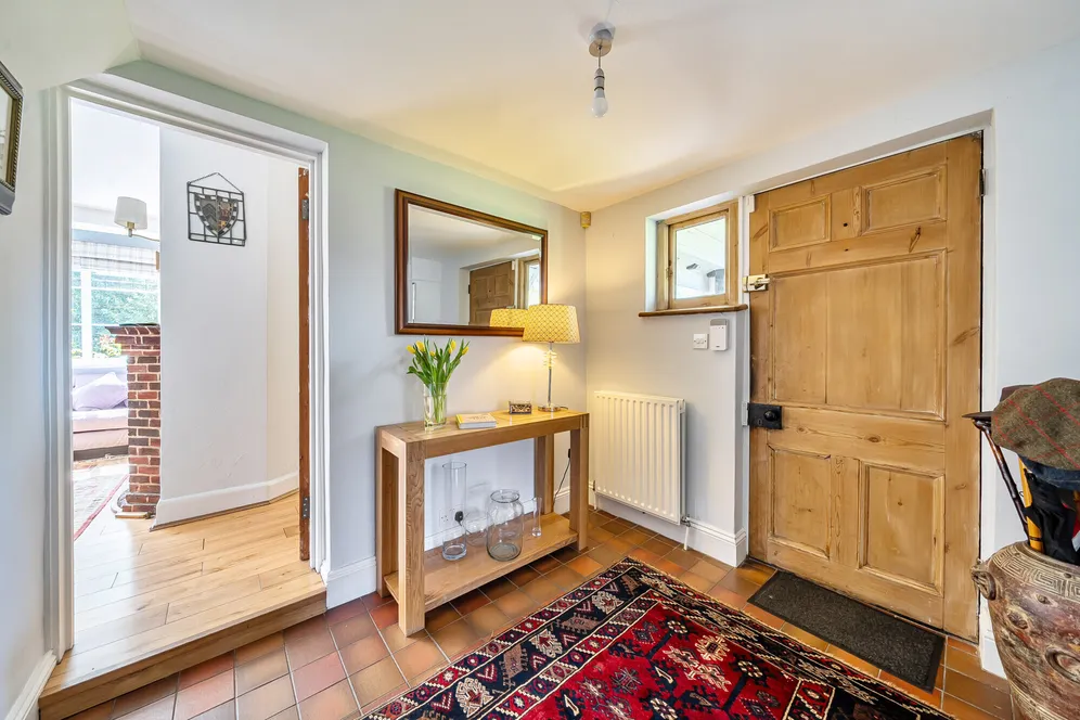 Woodlands Lane, Cobham, KT11 photo 11