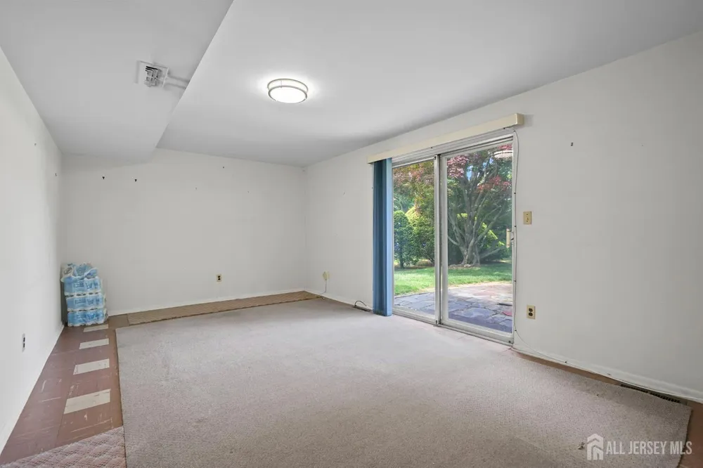 12 Sheinfine Ave, South River, NJ 08882