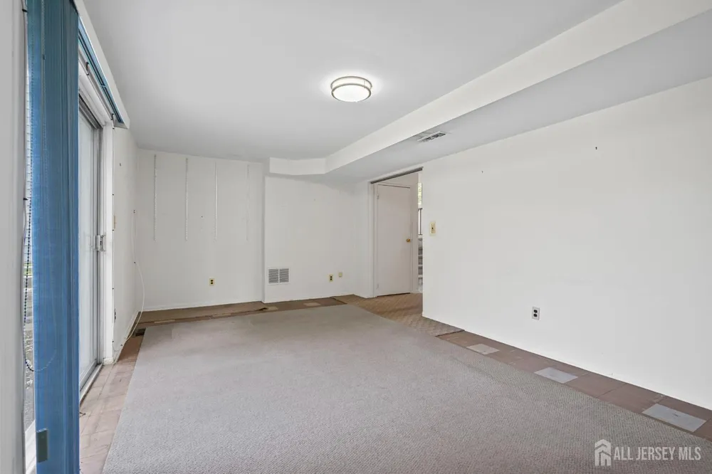 12 Sheinfine Ave, South River, NJ 08882