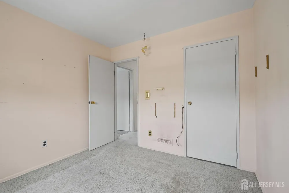 12 Sheinfine Ave, South River, NJ 08882