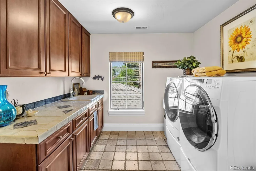 65 Ash St, Denver, CO 80220