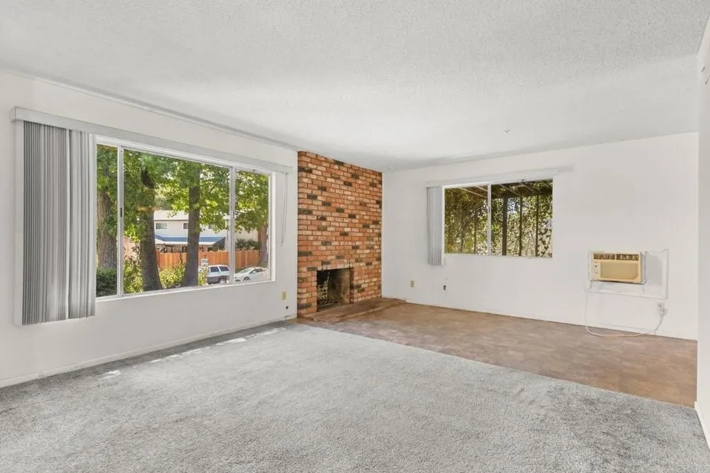 5490 Aztec Dr, La Mesa, CA 91942