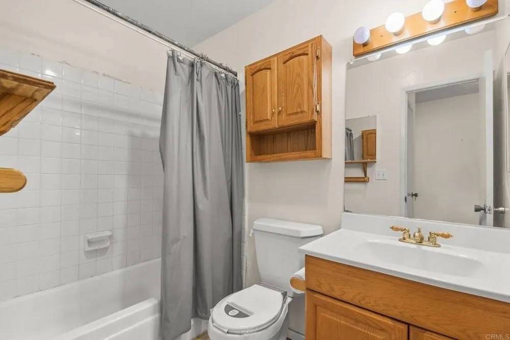5490 Aztec Dr, La Mesa, CA 91942